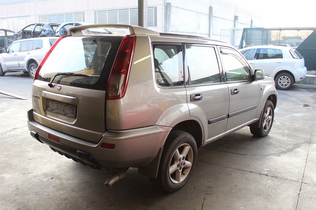 NISSAN X-TRAIL 2.2 D 4X4 84KW 6M 5P (2002) RICAMBI IN MAGAZZINO 