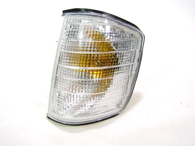 ADDITIONAL TURN INDICATOR LAMP OEM N. A2018260243 ORIGINAL PART ESED MERCEDES CLASSE 190 W201 (1982 - 1993)BENZINA 18  YEAR OF CONSTRUCTION 1990