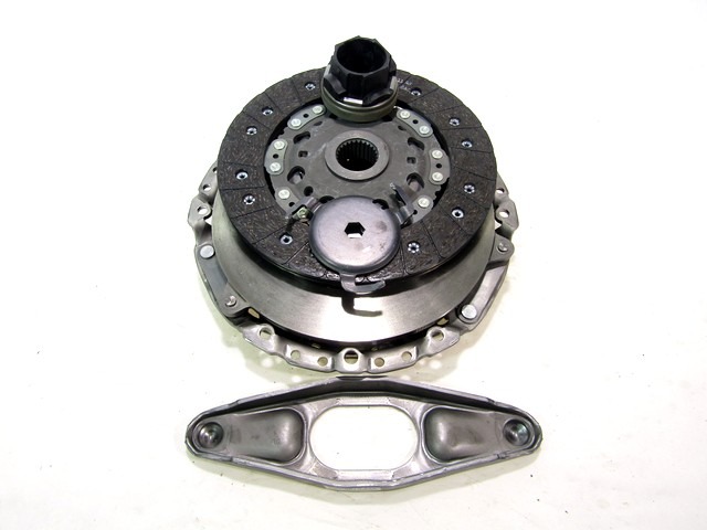 CLUTCH OEM N. 21217641236 ORIGINAL PART ESED BMW SERIE 4 CABRIO COUPE GRAN COUPE F32/F33/F36/F82 (DAL 2013)DIESEL 20  YEAR OF CONSTRUCTION 2014