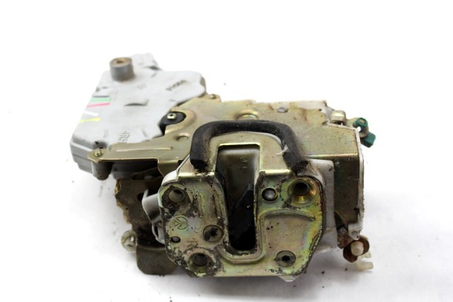 CENTRAL LOCKING OF THE RIGHT FRONT DOOR OEM N. 80502-2F900 ORIGINAL PART ESED NISSAN PRIMERA P11 (1996 - 2002)BENZINA 16  YEAR OF CONSTRUCTION 1997