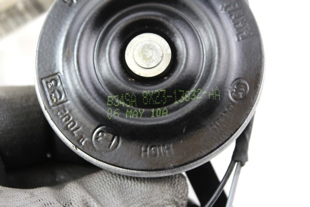 HONKING HORNS OEM N. 8X23-13832-AA ORIGINAL PART ESED JAGUAR XF (2008 - 2011)DIESEL 30  YEAR OF CONSTRUCTION 2010