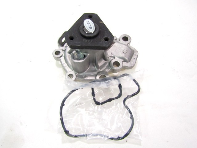 ADDITIONAL WATER PUMP OEM N. PE01-15-010B  ORIGINAL PART ESED MAZDA CX-3 (DAL 2015)BENZINA 20  YEAR OF CONSTRUCTION 2016