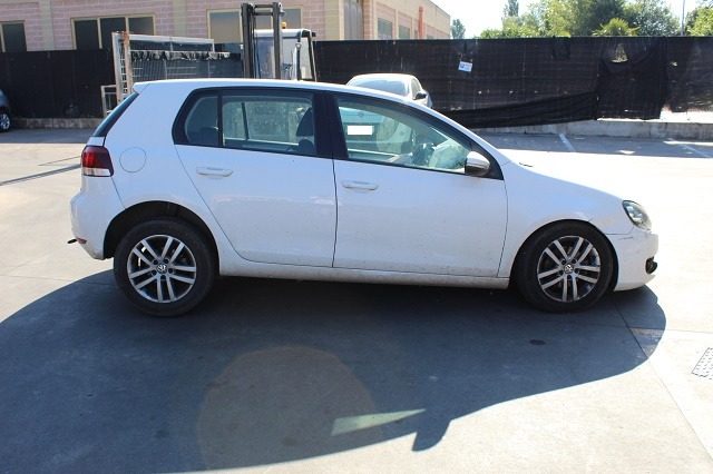 VOLKSWAGEN GOLF 6 1.6 77KW 5P D 5M (2011) RICAMBI IN MAGAZZINO