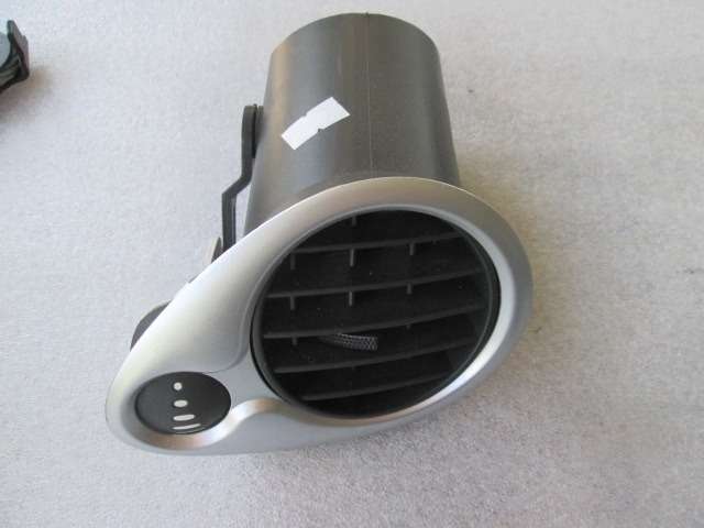 AIR OUTLET OEM N. 7701061211 ORIGINAL PART ESED RENAULT CLIO (05/2009 - 2013) BENZINA 12  YEAR OF CONSTRUCTION 2008