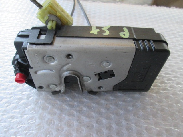 CENTRAL DOOR LOCK REAR LEFT DOOR OEM N. 13157758 ORIGINAL PART ESED OPEL VECTRA BER/SW (2002 - 2006) DIESEL 19  YEAR OF CONSTRUCTION 2004