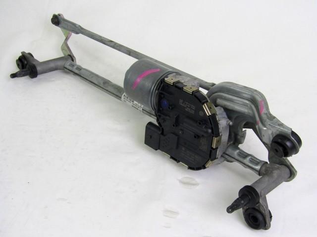 WINDSHIELD WIPER MOTOR OEM N. 5G1955119A SPARE PART USED CAR VOLKSWAGEN GOLF VII 5G1 BQ1 BE1 BE2 BA5 BV5 MK7 (DAL 2012) DISPLACEMENT DIESEL 2 YEAR OF CONSTRUCTION 2015
