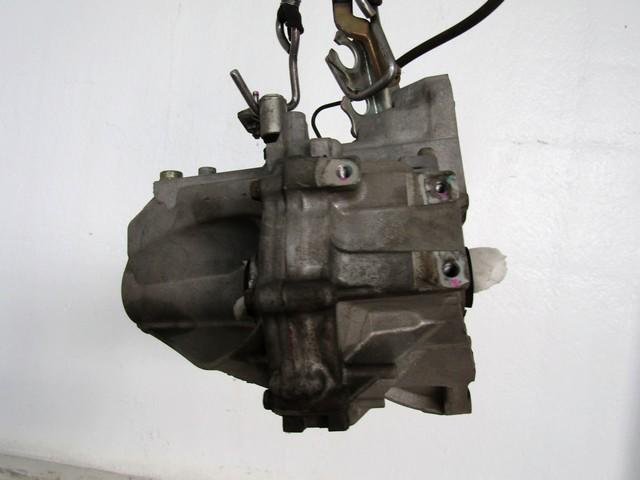 MANUAL TRANSMISSION OEM N. 3030052191 01 CAMBIO MECCANICO SPARE PART USED CAR TOYOTA YARIS P1 MK1 R (2003 - 2005) DISPLACEMENT BENZINA 1 YEAR OF CONSTRUCTION 2003