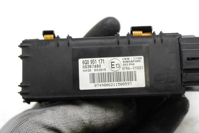 CONTROL CAR ALARM OEM N. 6Q0951171 SPARE PART USED CAR VOLKSWAGEN POLO 9N (10/2001 - 2005)  DISPLACEMENT DIESEL 1,2 YEAR OF CONSTRUCTION 2002