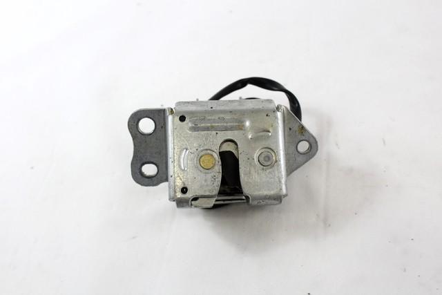TRUNK LID LOCK OEM N. 693500D031 SPARE PART USED CAR TOYOTA YARIS P1 MK1 R (2003 - 2005) DISPLACEMENT BENZINA 1 YEAR OF CONSTRUCTION 2005