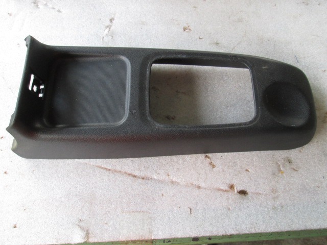 TUNNEL OBJECT HOLDER WITHOUT ARMREST OEM N. 90478103 ORIGINAL PART ESED OPEL TIGRA (1994 - 2001) BENZINA 14  YEAR OF CONSTRUCTION 1999