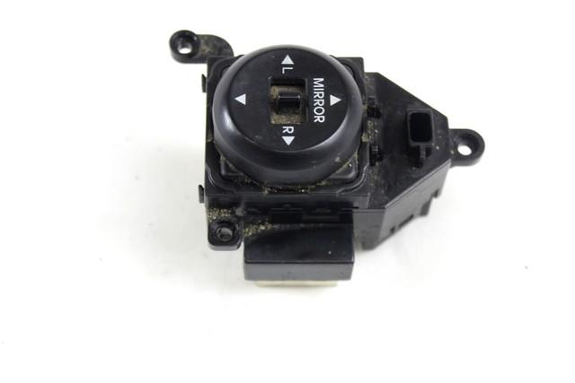 SWITCH ELECTRIC MIRRORS OEM N. 935402L100 SPARE PART USED CAR HYUNDAI I30 FD MK1 (2007 - 2011) DISPLACEMENT DIESEL 1,6 YEAR OF CONSTRUCTION 2010