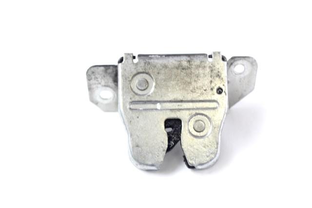 TRUNK LID LOCK OEM N. A1687400236 SPARE PART USED CAR MERCEDES CLASSE A W168 5P V168 3P 168.031 168.131 (1997 - 2000)  DISPLACEMENT DIESEL 1,7 YEAR OF CONSTRUCTION 2000