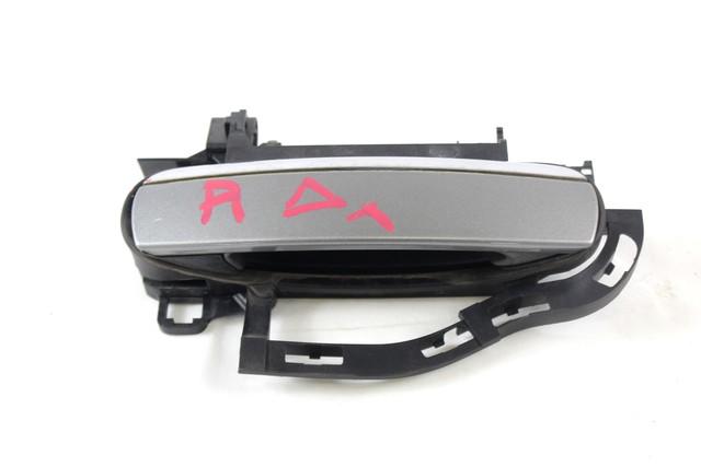 RIGHT FRONT DOOR HANDLE OEM N. 4F0837208B SPARE PART USED CAR AUDI A6 C6 4F2 4FH 4F5 BER/SW/ALLROAD (07/2004 - 10/2008)  DISPLACEMENT DIESEL 3 YEAR OF CONSTRUCTION 2005