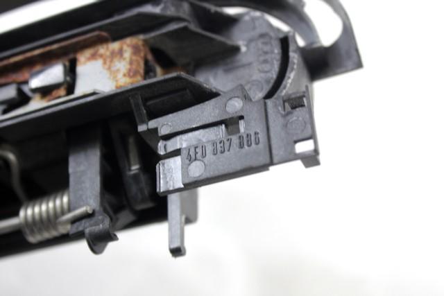 RIGHT FRONT DOOR HANDLE OEM N. 4F0837208B SPARE PART USED CAR AUDI A6 C6 4F2 4FH 4F5 BER/SW/ALLROAD (07/2004 - 10/2008)  DISPLACEMENT DIESEL 3 YEAR OF CONSTRUCTION 2005
