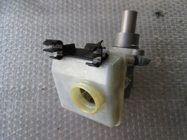 BRAKE MASTER CYLINDER OEM N. X056U8 ORIGINAL PART ESED OPEL ZAFIRA B RESTYLING A05 M75 (04/2008-2011) DIESEL 19  YEAR OF CONSTRUCTION 2008