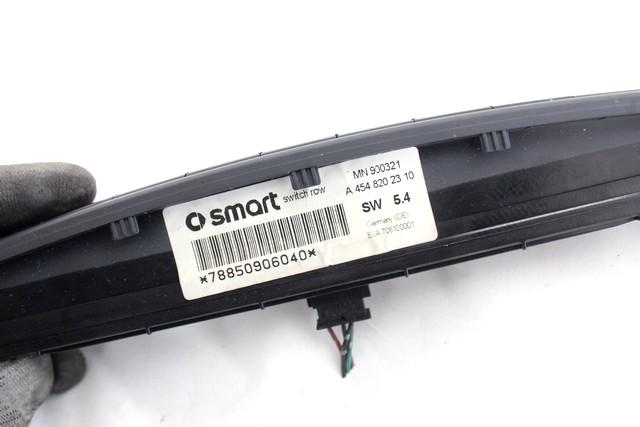 SWITCH HAZARD WARNING/CENTRAL LCKNG SYST OEM N. A4548202310 SPARE PART USED CAR SMART FORFOUR 454 KM1 (2004 - 2006)  DISPLACEMENT BENZINA 1,1 YEAR OF CONSTRUCTION 2004