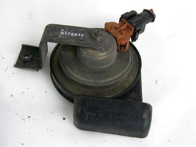 HONKING HORNS OEM N. 9178849 SPARE PART USED CAR VOLVO V70 MK2 285 (2000 - 2007)  DISPLACEMENT DIESEL 2,4 YEAR OF CONSTRUCTION 2003