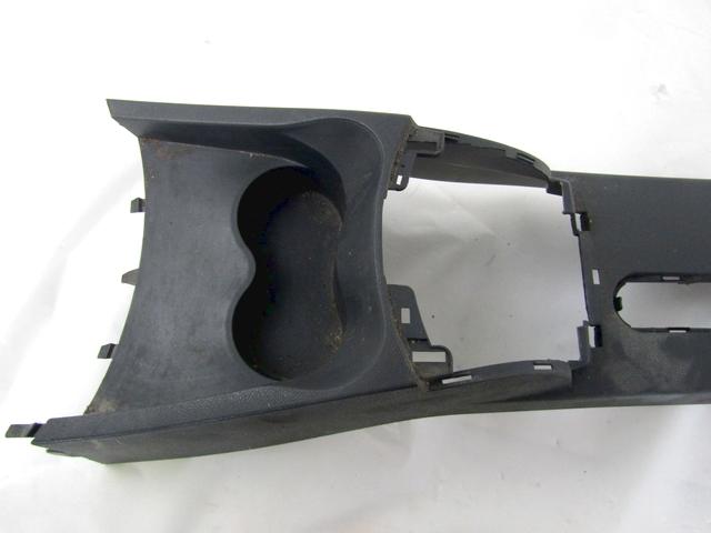 TUNNEL OBJECT HOLDER WITHOUT ARMREST OEM N. 8200838002 SPARE PART USED CAR RENAULT CLIO BR0//1 CR0/1 KR0/1 MK3 R (05/2009 - 2013)  DISPLACEMENT BENZINA/GPL 1,2 YEAR OF CONSTRUCTION 2011