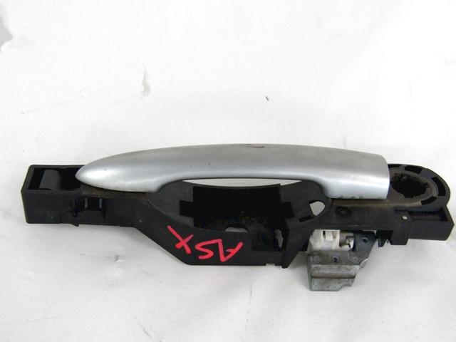 LEFT FRONT DOOR HANDLE OEM N. 806070046R SPARE PART USED CAR RENAULT CLIO BR0//1 CR0/1 KR0/1 MK3 R (05/2009 - 2013)  DISPLACEMENT BENZINA/GPL 1,2 YEAR OF CONSTRUCTION 2011