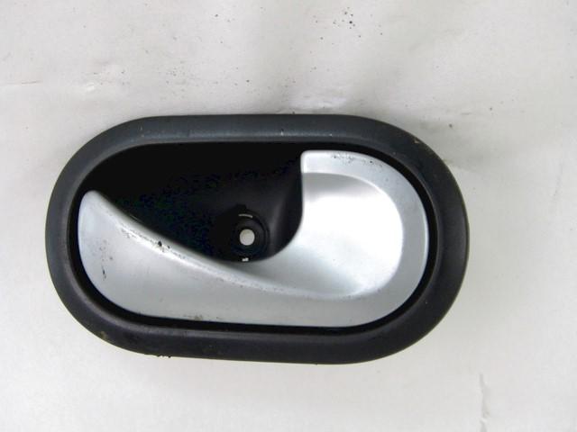 DOOR HANDLE INSIDE OEM N. 8200730863 SPARE PART USED CAR RENAULT CLIO BR0//1 CR0/1 KR0/1 MK3 R (05/2009 - 2013)  DISPLACEMENT BENZINA/GPL 1,2 YEAR OF CONSTRUCTION 2011