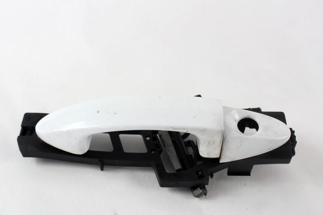 LEFT FRONT DOOR HANDLE OEM N. 1596773 SPARE PART USED CAR FORD FIESTA CB1 CNN MK6 (09/2008 - 11/2012)  DISPLACEMENT DIESEL 1,4 YEAR OF CONSTRUCTION 2009