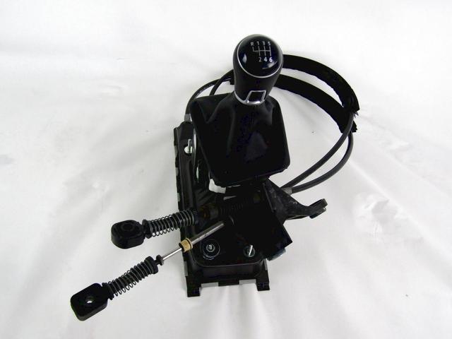 MANUAL GEAR LEVER MECHANISM OEM N. 5Q0711049AN SPARE PART USED CAR VOLKSWAGEN GOLF VII 5G1 BQ1 BE1 BE2 BA5 BV5 MK7 (DAL 2012) DISPLACEMENT DIESEL 1,2 YEAR OF CONSTRUCTION 2013