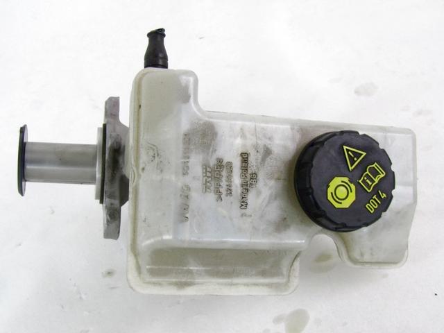 BRAKE MASTER CYLINDER OEM N. 8V1611021A SPARE PART USED CAR VOLKSWAGEN GOLF VII 5G1 BQ1 BE1 BE2 BA5 BV5 MK7 (DAL 2012) DISPLACEMENT DIESEL 1,2 YEAR OF CONSTRUCTION 2013