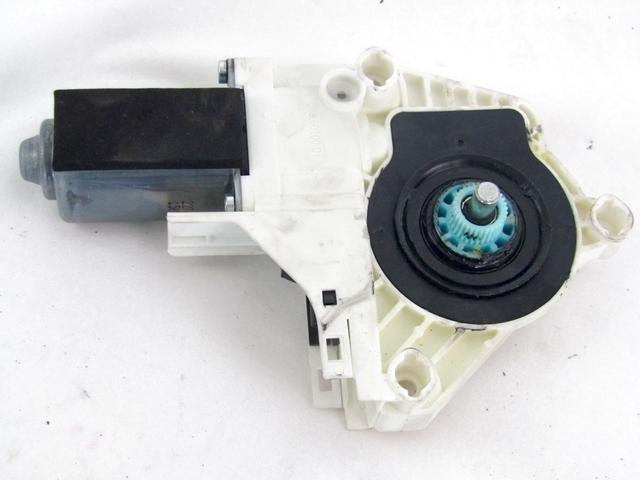 FRONT DOOR WINDSCREEN MOTOR OEM N. 15997 MOTORINO ALZACRISTALLO PORTA ANTERIORE SPARE PART USED CAR AUDI A4 ALLROAD B8 8KH BER/SW (2009 - 2016) DISPLACEMENT DIESEL 2 YEAR OF CONSTRUCTION 2013