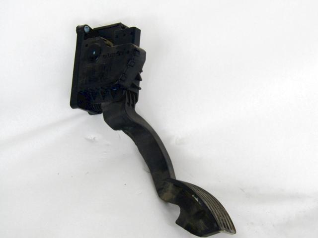 PEDALS & PADS  OEM N. 55702020 SPARE PART USED CAR FIAT GRANDE PUNTO 199 (2005 - 2012)  DISPLACEMENT DIESEL 1,3 YEAR OF CONSTRUCTION 2009