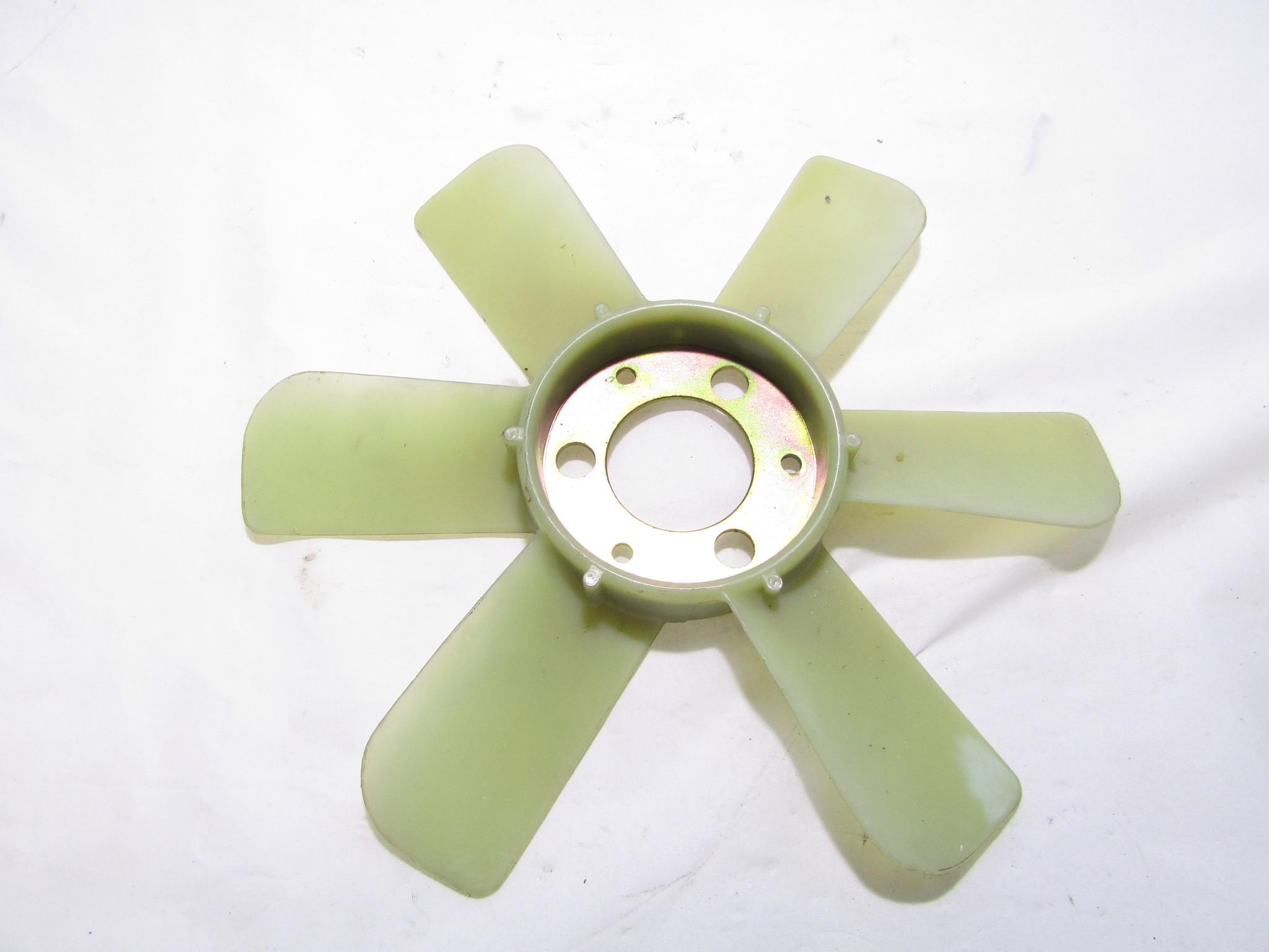 RADIATOR COOLING FAN ELECTRIC / ENGINE COOLING FAN CLUTCH . OEM N. 4389791 SPARE PART USED CAR FIAT 131 (1974 - 1985) DISPLACEMENT BENZINA 2,5 YEAR OF CONSTRUCTION 1974