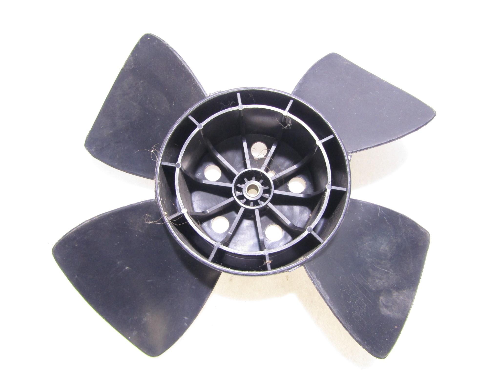 RADIATOR COOLING FAN ELECTRIC / ENGINE COOLING FAN CLUTCH . OEM N. 431959465  SPARE PART USED CAR VOLKSWAGEN GOLF I 17 155 MK1 (1974 - 1983) DISPLACEMENT BENZINA 1,3 YEAR OF CONSTRUCTION 1974