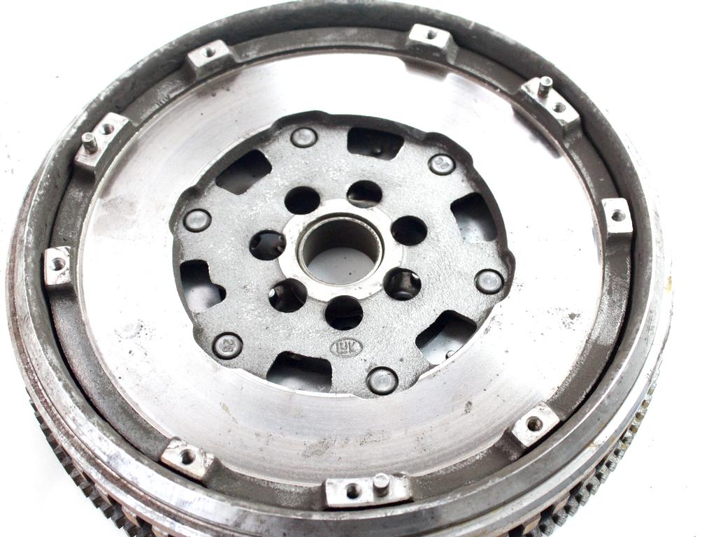 TWIN MASS FLYWHEEL OEM N. 302058286R SPARE PART USED CAR RENAULT SCENIC/GRAND SCENIC JZ0/1 MK3 R (2012 - 2016)  DISPLACEMENT DIESEL 1,5 YEAR OF CONSTRUCTION 2012