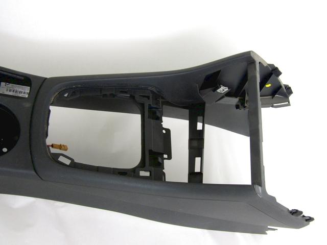 ARMREST, CENTRE CONSOLE OEM N. 8U1863241 SPARE PART USED CAR AUDI Q3 8U (2011 - 2014) DISPLACEMENT DIESEL 2 YEAR OF CONSTRUCTION 2012