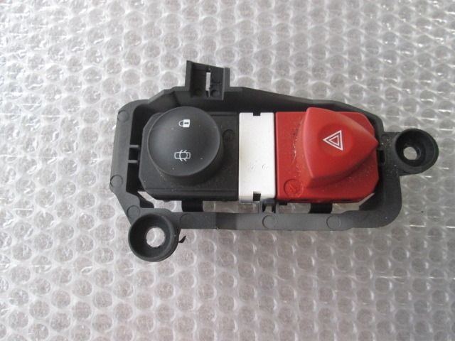 SWITCH HAZARD WARNING/CENTRAL LCKNG SYST OEM N. 8200407415 ORIGINAL PART ESED RENAULT SCENIC/GRAND SCENIC (2003 - 2009) DIESEL 19  YEAR OF CONSTRUCTION 2006