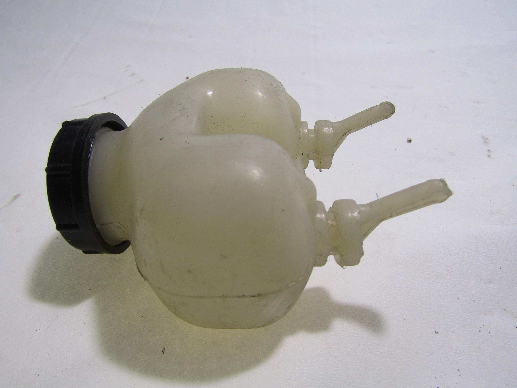 BRAKE MASTER CYLINDER OEM N. 4234666  SPARE PART USED CAR FIAT 124 (1966 - 1974) DISPLACEMENT BENZINA 1,4 YEAR OF CONSTRUCTION 1966