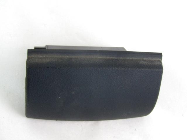 ASHTRAY INSERT OEM N. 8P0857961 SPARE PART USED CAR AUDI A3 MK2 8P 8PA 8P1 (2003 - 2008) DISPLACEMENT BENZINA 1,6 YEAR OF CONSTRUCTION 2005