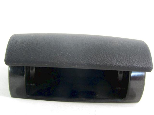 ASHTRAY INSERT OEM N. 8P0857961 SPARE PART USED CAR AUDI A3 MK2 8P 8PA 8P1 (2003 - 2008) DISPLACEMENT BENZINA 1,6 YEAR OF CONSTRUCTION 2005