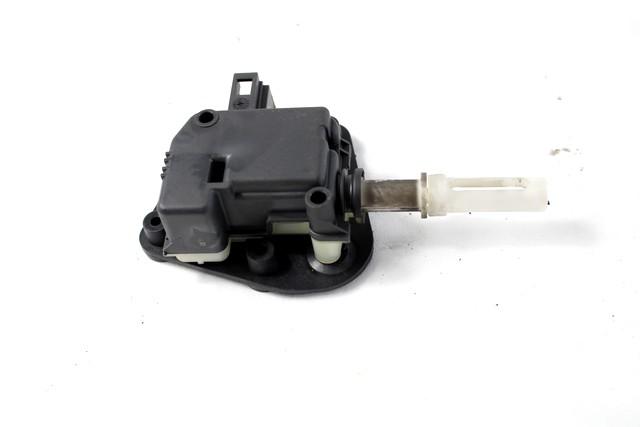 FILLER FLAP ACTUATOR OEM N. 8P0862153A SPARE PART USED CAR AUDI A3 MK2 8P 8PA 8P1 (2003 - 2008) DISPLACEMENT DIESEL 2 YEAR OF CONSTRUCTION 2003