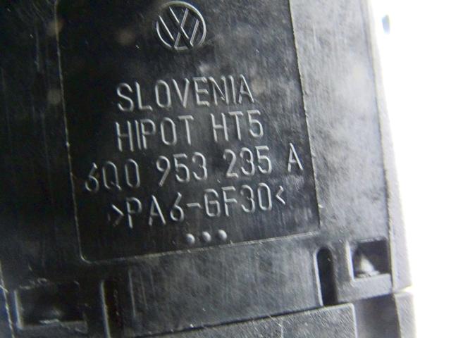 SWITCH HAZARD WARNING/CENTRAL LCKNG SYST OEM N. 6Q0953235A SPARE PART USED CAR VOLKSWAGEN POLO 9N R (2005 - 10/2009)  DISPLACEMENT DIESEL 1,4 YEAR OF CONSTRUCTION 2007