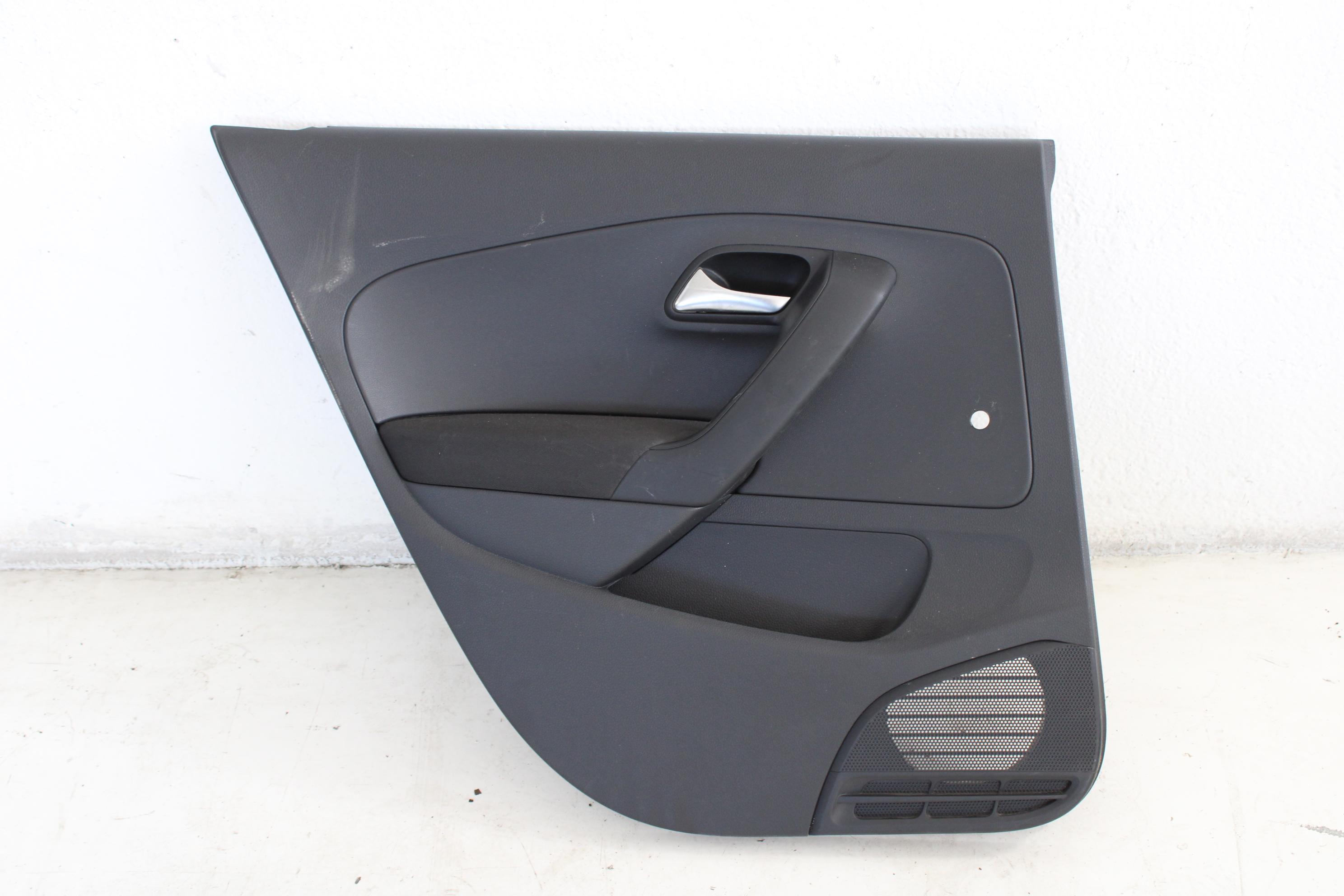 DOOR TRIM PANEL OEM N. PNPSTVWPOLO6R1BR5P SPARE PART USED CAR VOLKSWAGEN POLO 6R1 6C1 (06/2009 - 02/2014)  DISPLACEMENT BENZINA 1,2 YEAR OF CONSTRUCTION 2013