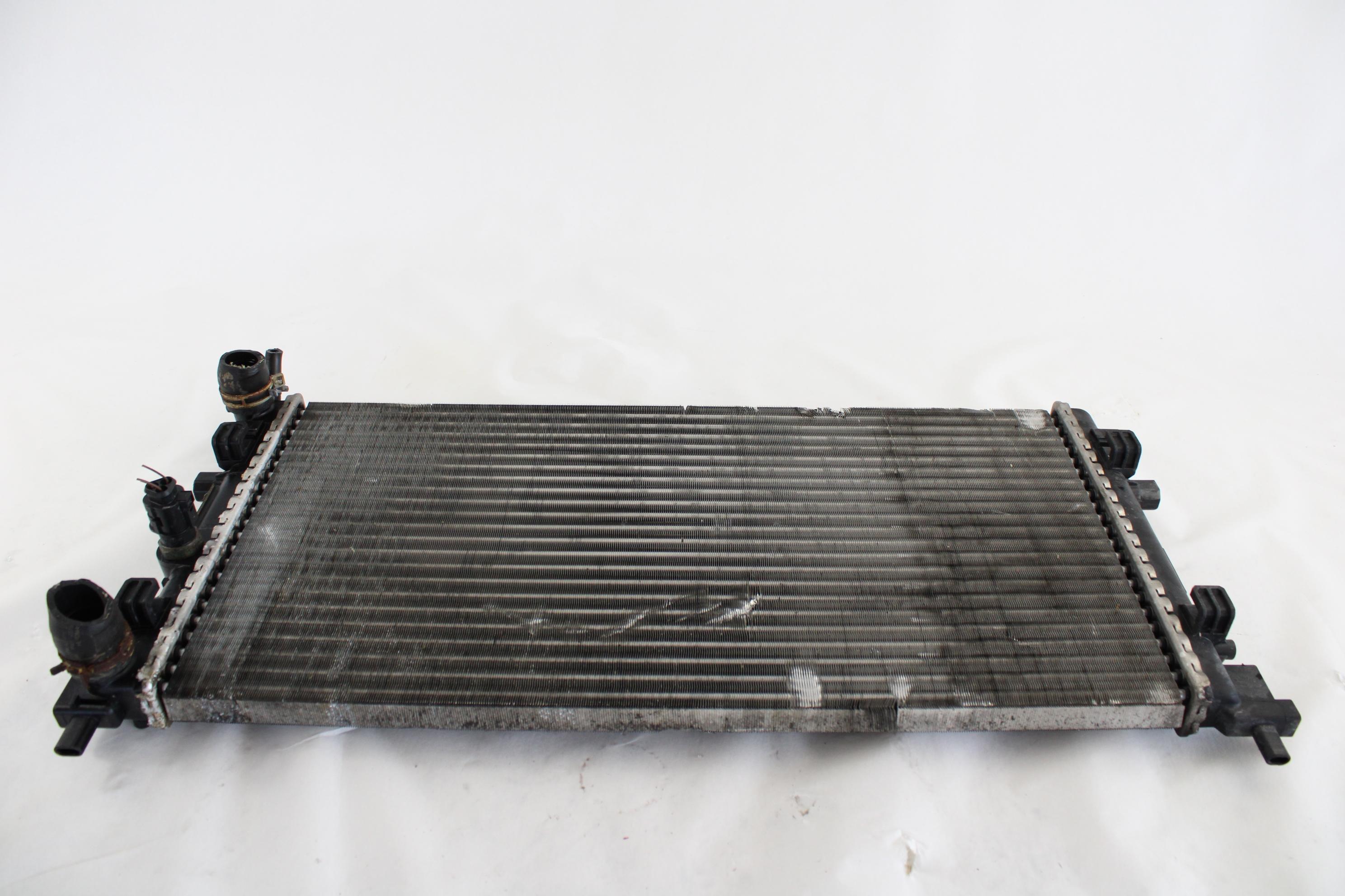 RADIATORS . OEM N. 6R01212530O SPARE PART USED CAR VOLKSWAGEN POLO 6R1 6C1 (06/2009 - 02/2014)  DISPLACEMENT BENZINA 1,2 YEAR OF CONSTRUCTION 2013