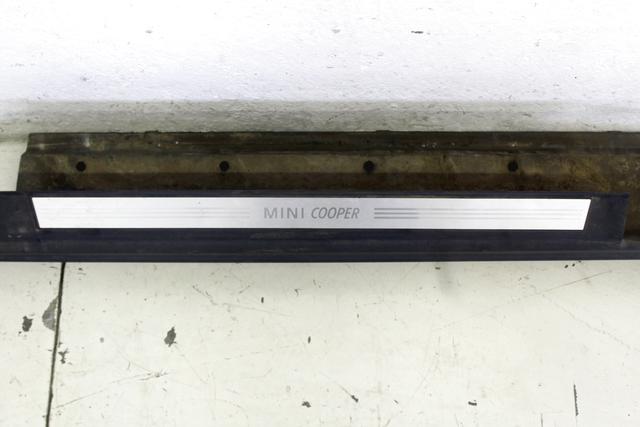 TRIM, SILL / WHEEL ARCH OEM N. 7147915 SPARE PART USED CAR MINI COOPER / ONE R56 (2007 - 2013)  DISPLACEMENT DIESEL 1,6 YEAR OF CONSTRUCTION 2009