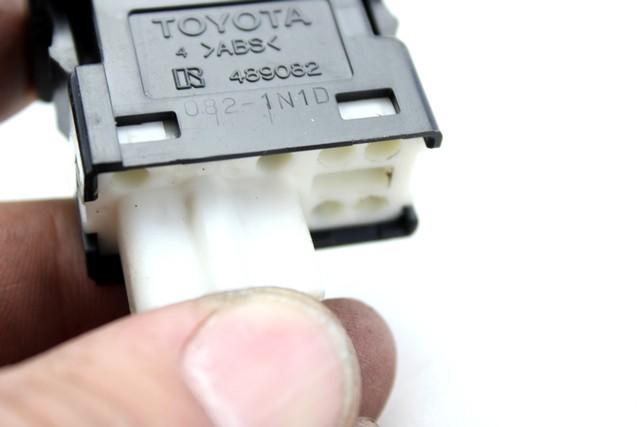 VARIOUS SWITCHES OEM N. 81850-33020 SPARE PART USED CAR TOYOTA RAV 4 A2 MK2 (2000 - 2006)  DISPLACEMENT BENZINA 2 YEAR OF CONSTRUCTION 2002