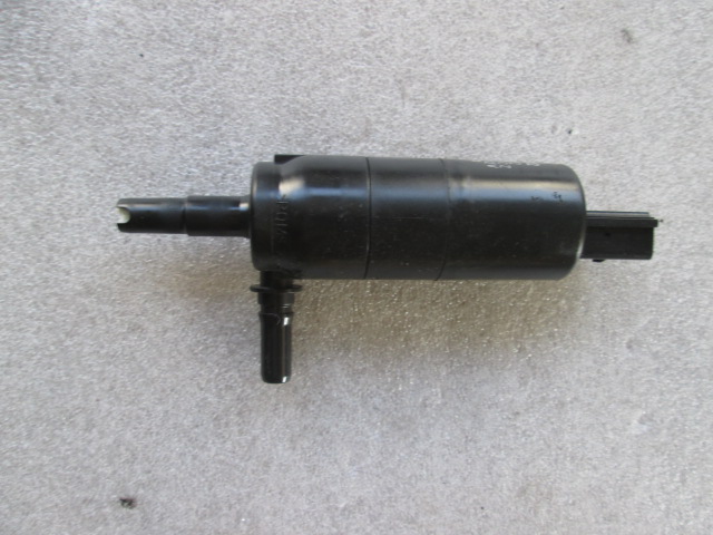 Headlight Washer Pump OEM  BMW SERIE 3 F30/F31 BER/SW (DAL 2012)  20 DIESEL Year 2013 spare part used