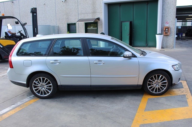 VOLVO V50 SW 1.6 D 80KW 5M 5P (2009) RICAMBI IN MAGAZZINO