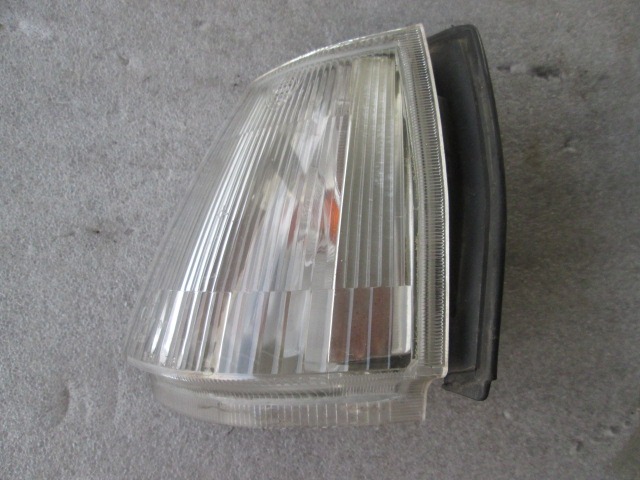 ADDITIONAL TURN INDICATOR LAMP OEM N. 35650724 SPARE PART USED CAR AUTOBIANCHI LANCIA Y 10 (1992 - 1996) DISPLACEMENT 11 BENZINA YEAR OF CONSTRUCTION 1996