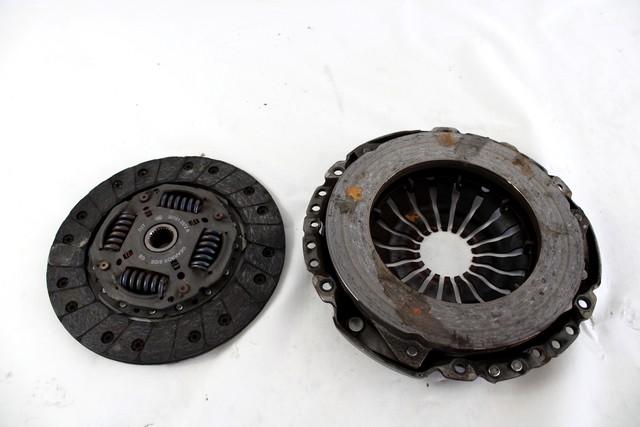 CLUTCH OEM N. 301012572R SPARE PART USED CAR RENAULT CLIO BH KH MK4 (2012 - 2019) DISPLACEMENT DIESEL 1,5 YEAR OF CONSTRUCTION 2017