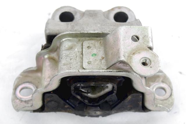 ENGINE SUPPORT OEM N. 55702833 SPARE PART USED CAR FIAT 500 L CINQUECENTO L L0 (DAL 2012)  DISPLACEMENT DIESEL 1,3 YEAR OF CONSTRUCTION 2016