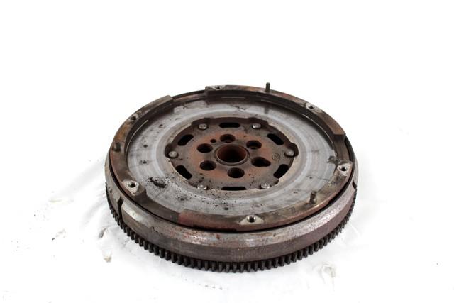 TWIN MASS FLYWHEEL OEM N. 9675022580 SPARE PART USED CAR PEUGEOT 308 4A 4B 4C 4E 4H MK1 BER/SW/CC (2007 - 2013)  DISPLACEMENT DIESEL 1,6 YEAR OF CONSTRUCTION 2011