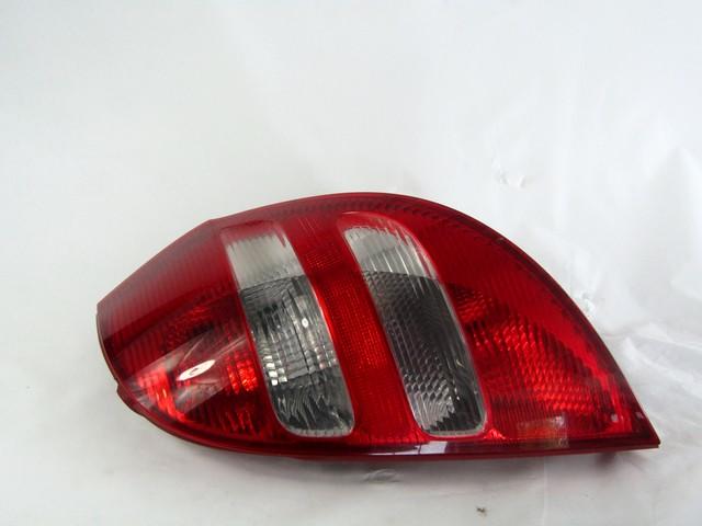 TAIL LIGHT, RIGHT OEM N. A1698200464 SPARE PART USED CAR MERCEDES CLASSE A W169 5P C169 3P (2004 - 04/2008)  DISPLACEMENT BENZINA 1,5 YEAR OF CONSTRUCTION 2006